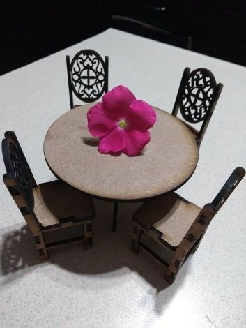 Muebles Miniatura: Diseño Creativo en Pequeño Tamaño