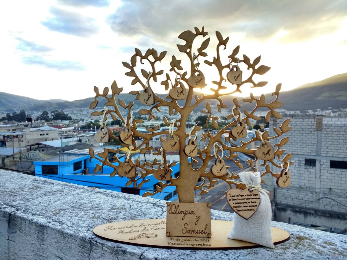 Árbol de Bodas de Oro: Celebrando 50 Años de Amor