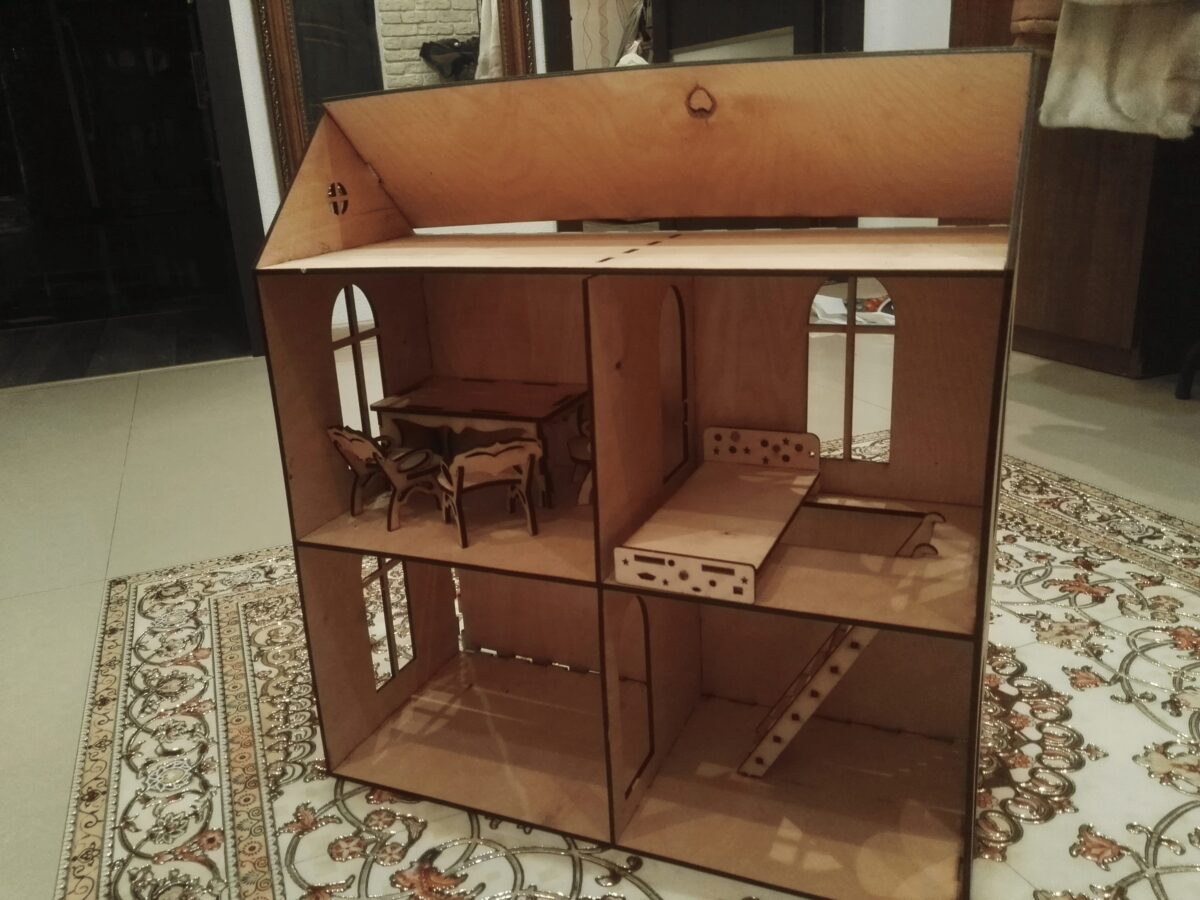 Casa de muñecas de dos habitaciones