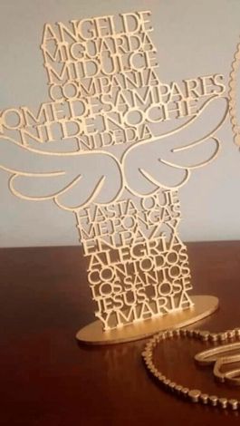 Cruz con Alas: Diseño y Simbología