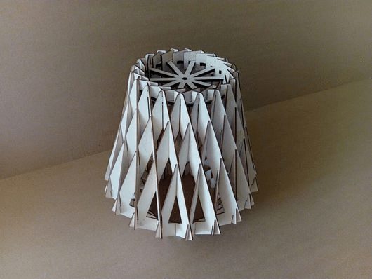 Lámpara Triangular Moderna