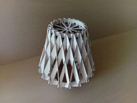 Lámpara Triangular Moderna
