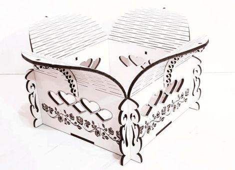 Caja decorativa de corazones y flores