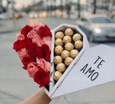 Caja de corazón con compartimentos
