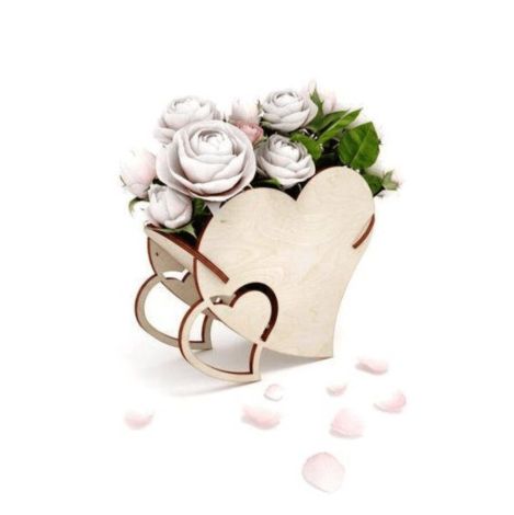 Centro de Mesa Corazón: Decoración Romántica y Elegante