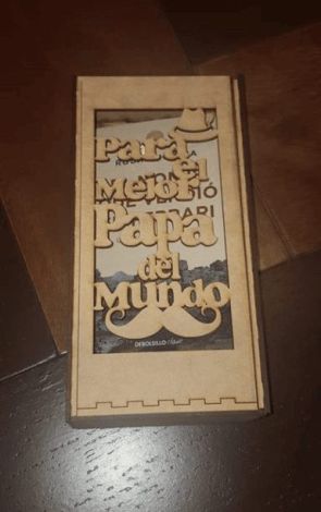 Caja calada Bigotes: Diseño único y funcional